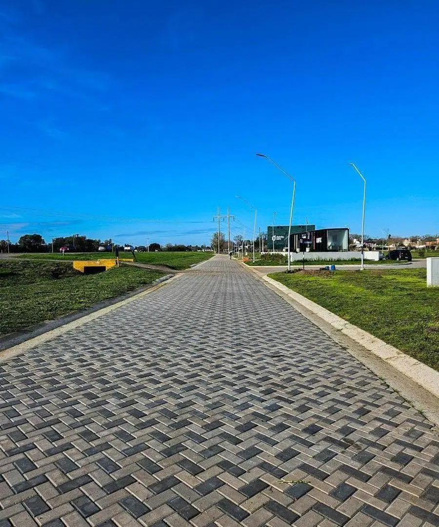 LOTE ESQUINA SOBRE BOULERVAD ECOTIERRA VENTA/FINAN 5