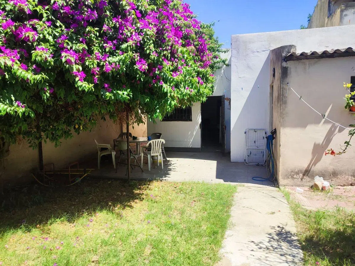 CASA 2 DORMITORIOS EN VENTA BARRIO INDUSTRIAL 5