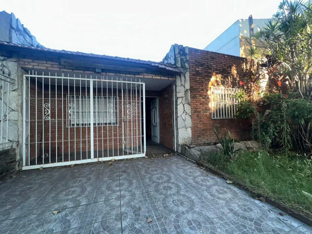 VENTA CASA A RECICLAR EN BARRIO BELGRANO 5