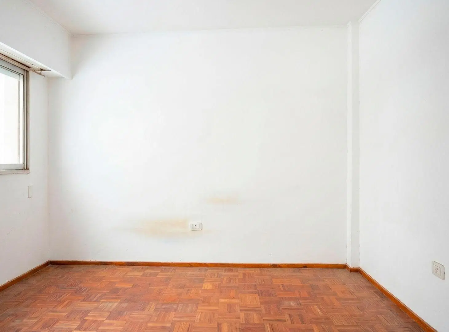 VENTA DEPTO. DOS DORMITORIOS CON BALCON CENTRO 5