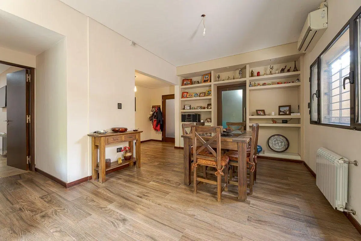 VENTA CASA DE 3 DORMITORIOS CON PATIO ZONA SUR 2