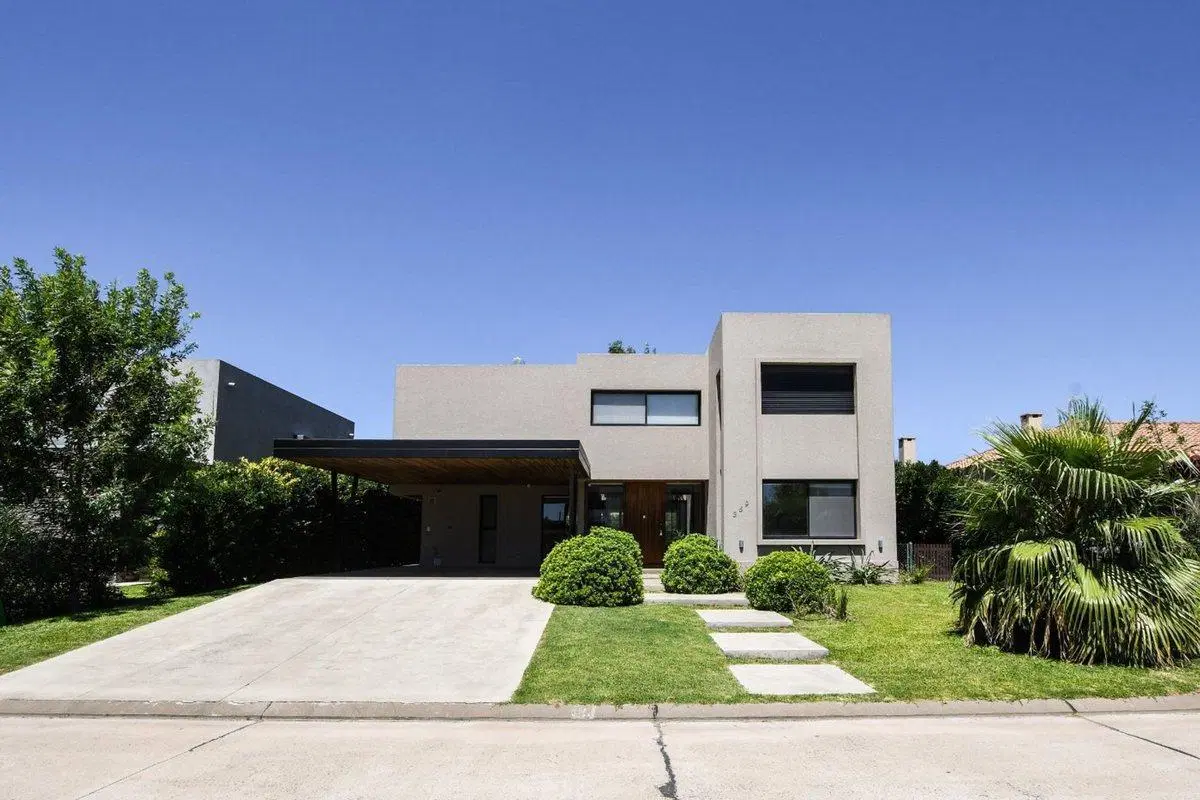 VENTA CASA EN BARRIO PRIVADO SAN SEBASTIAN FUNES 8