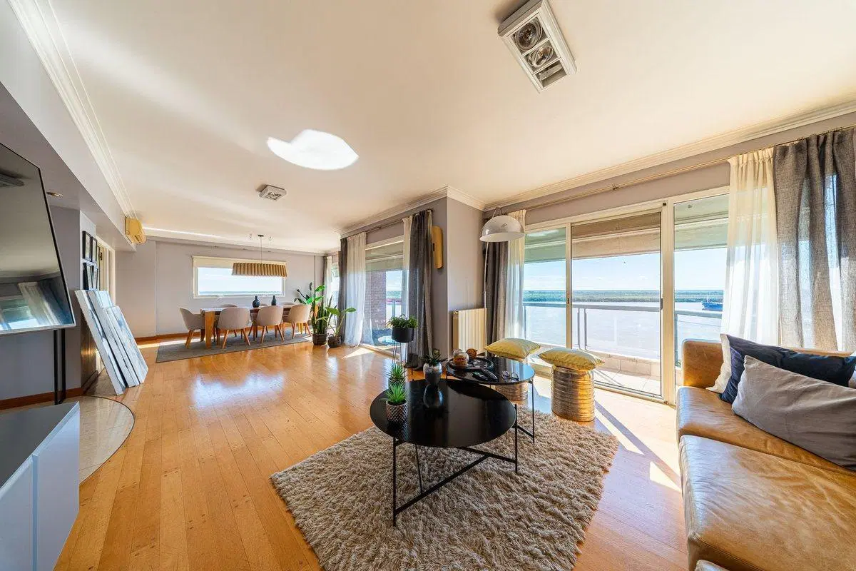 DUPLEX EN VENTA CON VISTA AL RÍO. PATIO EXCLUSIVO 3