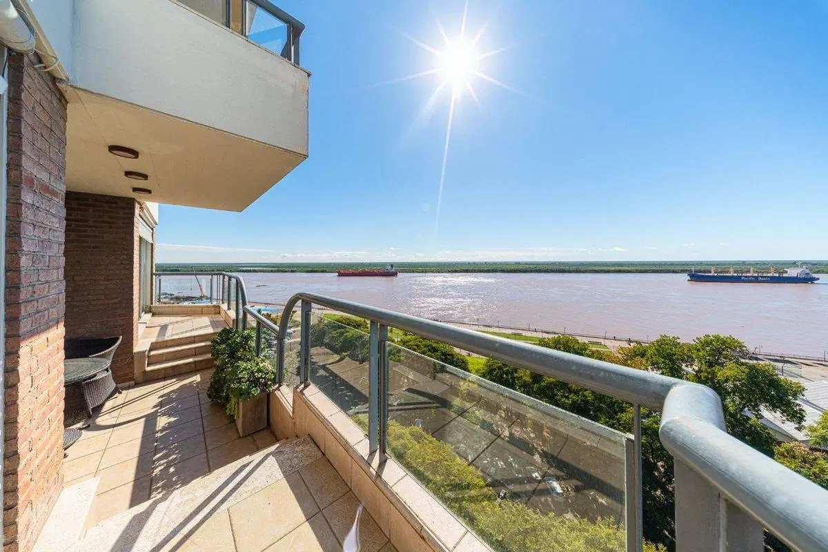 DUPLEX EN VENTA CON VISTA AL RÍO. PATIO EXCLUSIVO 8