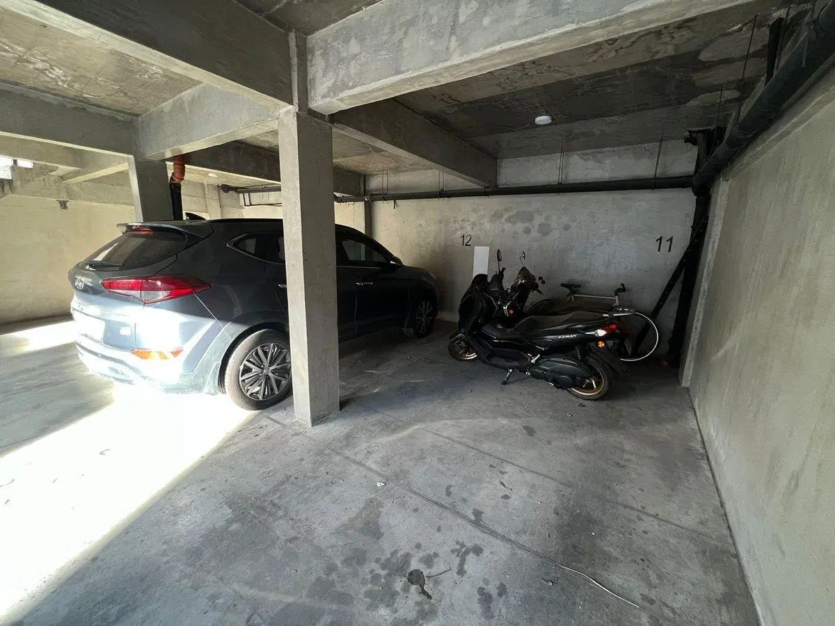 COCHERA VENTA CORDOBA Y AVELLANEDA 3