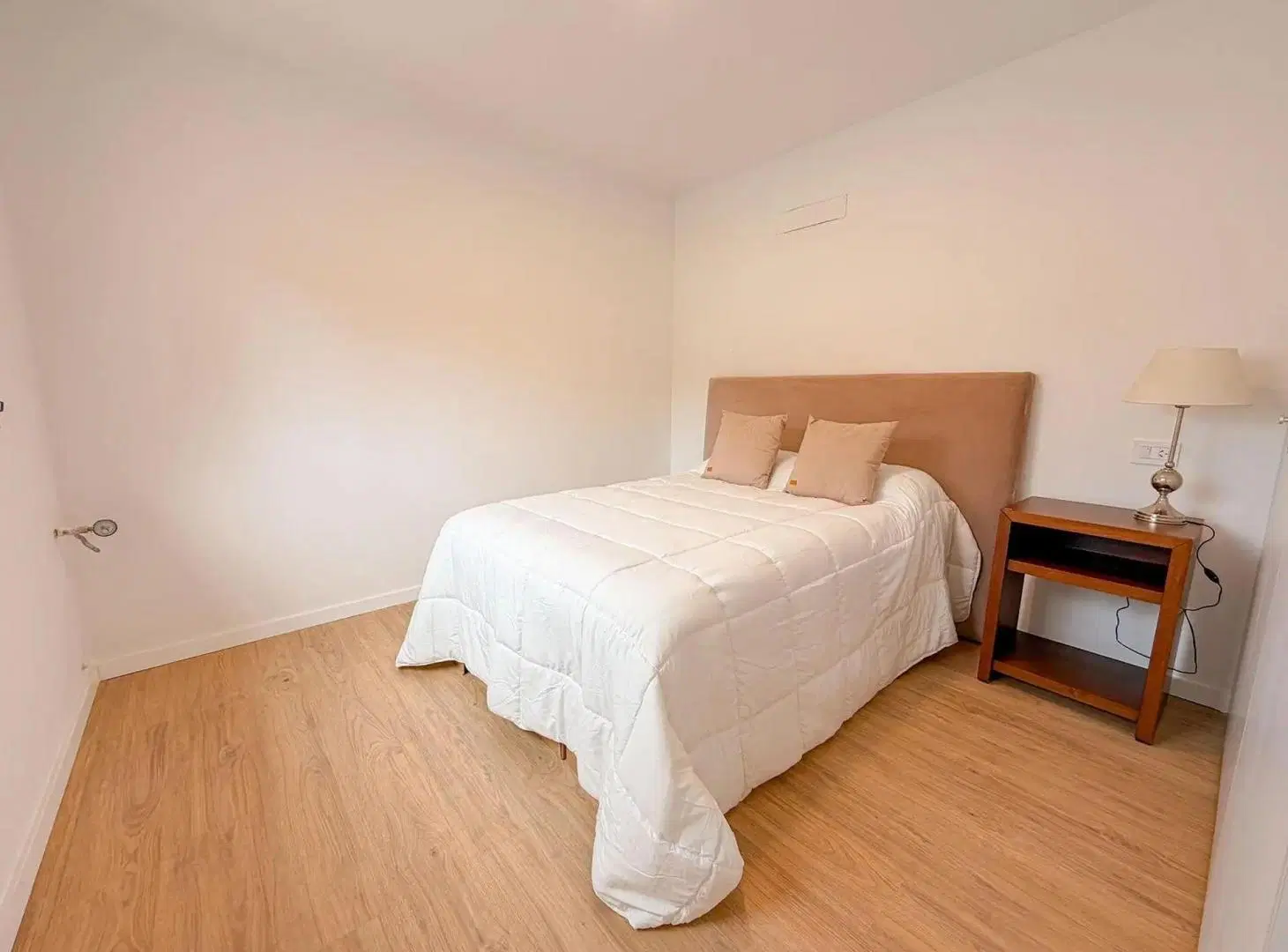 VENTA CASA PASILLO UNICO 3 DORM PILETA PARRILLERO 4
