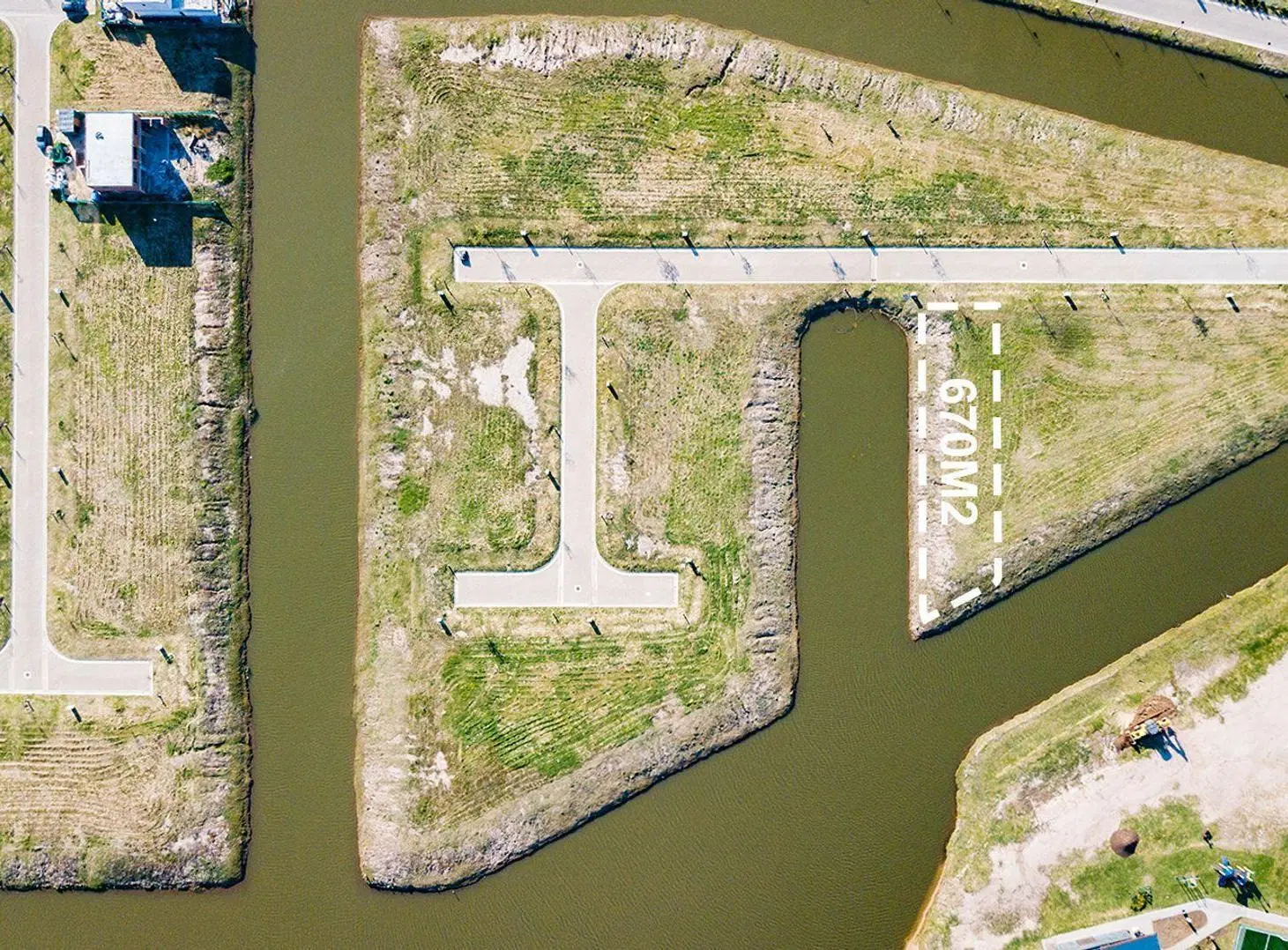 LOTE FUNES LAKES CON SALIDA AL CANAL PRINCIPAL 4