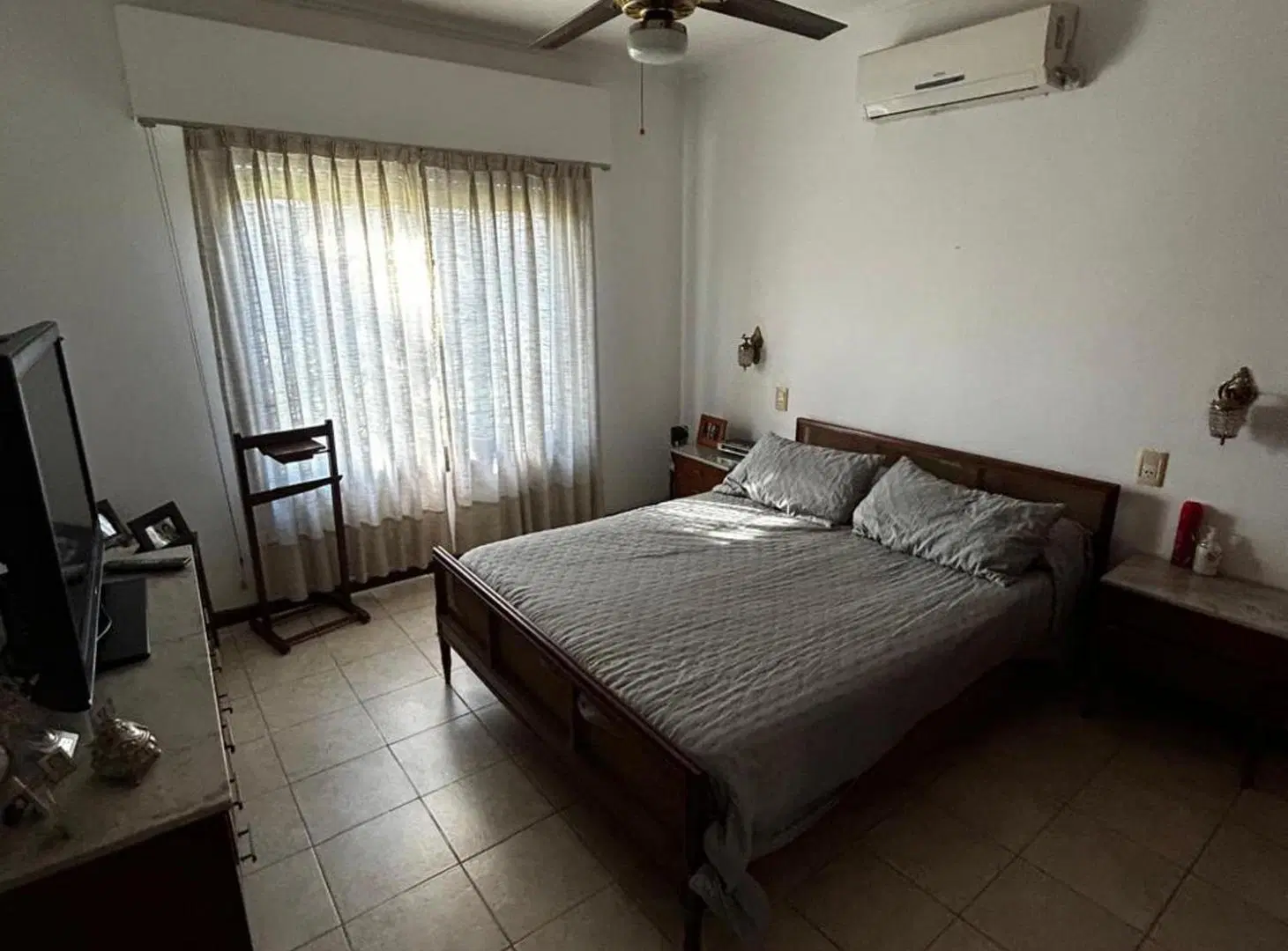Venta casa jardín y pileta, Funes 3