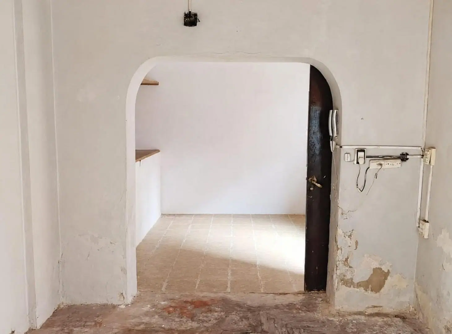 Casa de pasillo a reciclar en barrio Matheu 8