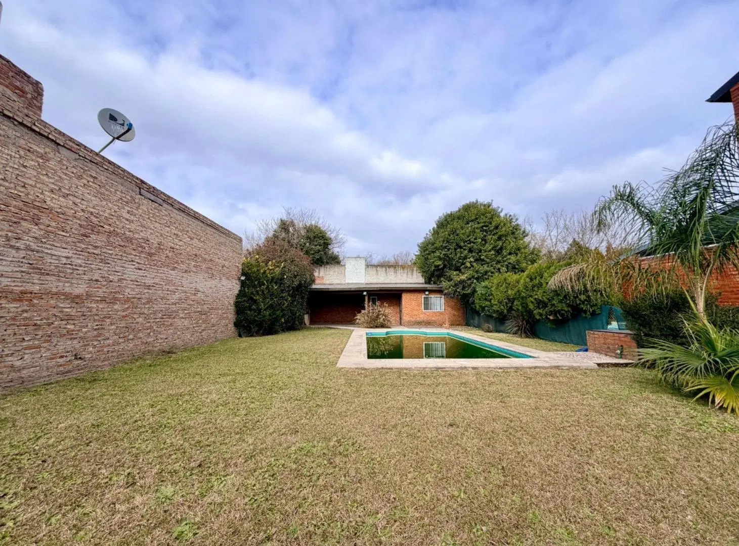 VENTA! TERRENO CON PILETA Y QUINCHO EN ROLDÁN 3