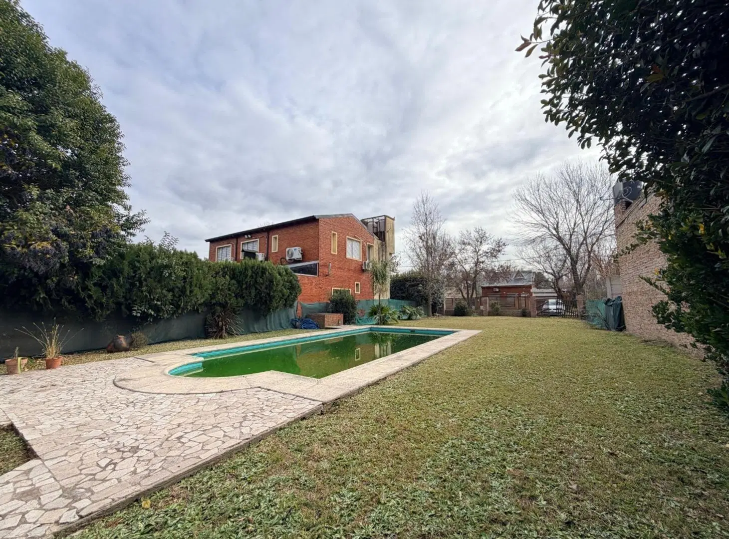 VENTA! TERRENO CON PILETA Y QUINCHO EN ROLDÁN 2