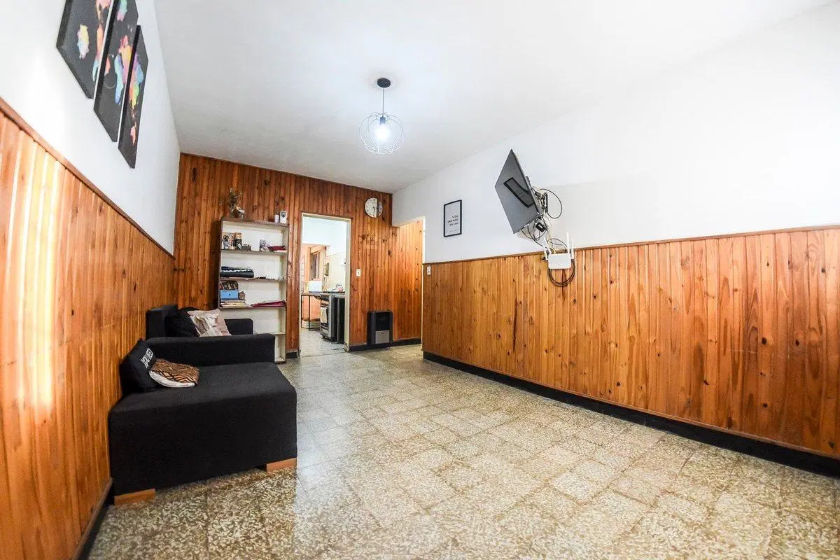 OPORTUNIDAD ! CASA A LA VENTA EN BARRIO INDUSTRIAL 2