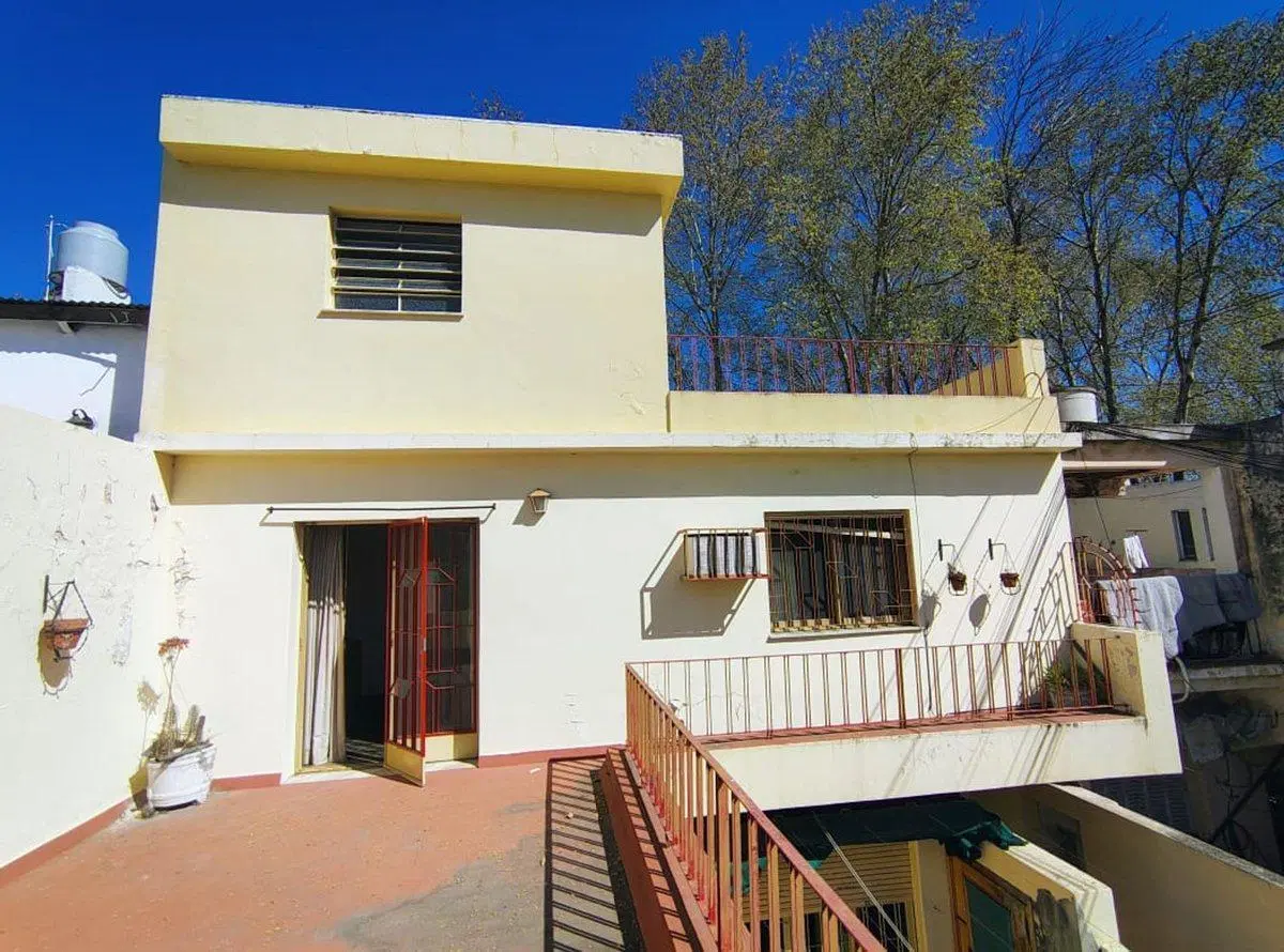 AMPLIA CASA 4 DORM CON BALCON ATERRAZADO Y PATIO 8