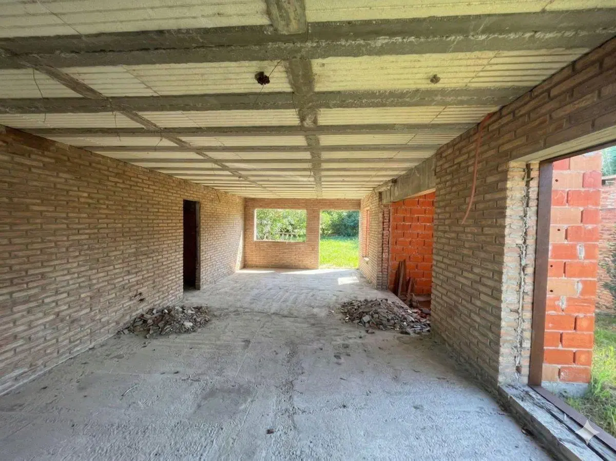Venta casa en construccion Ibarlucea 2