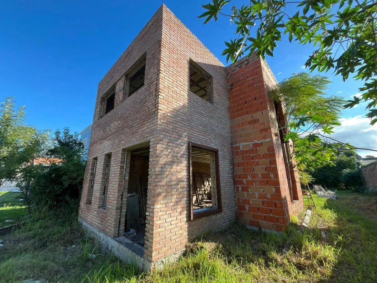 Venta casa en construccion Ibarlucea 8