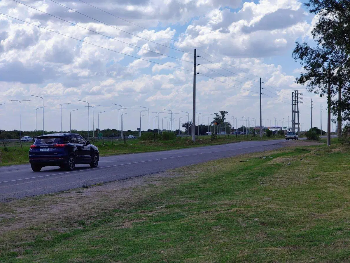 Venta 3 lotes 2200m2 Uso Comercial . Financiación 5