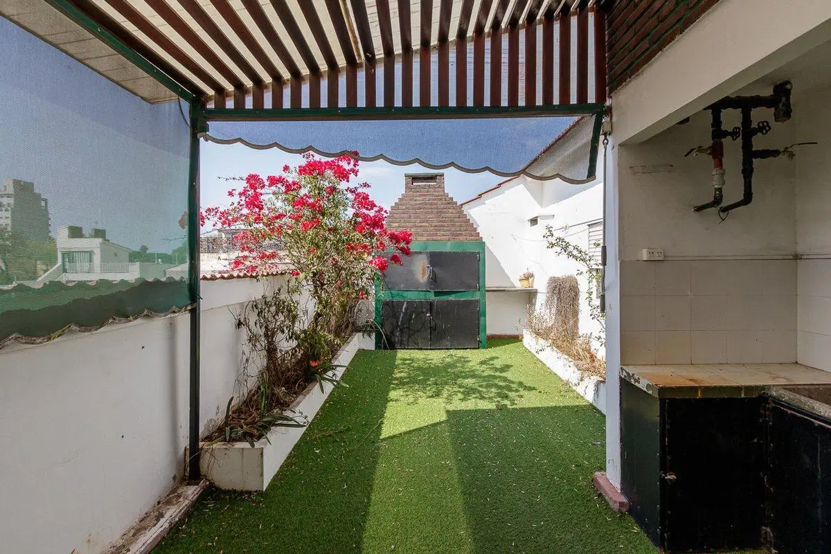PH 3 DORMITORIOS CON TERRAZA Y PARRILLERO. ALBERDI 2