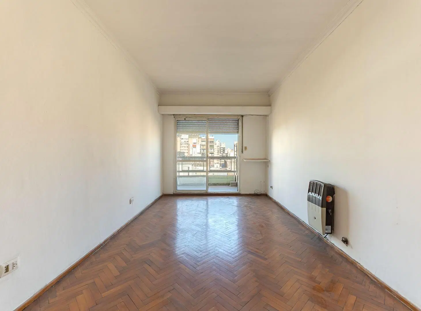 VENTA DEPTO. 3 DORMITORIOS C/ BALCON - CENTRO 2