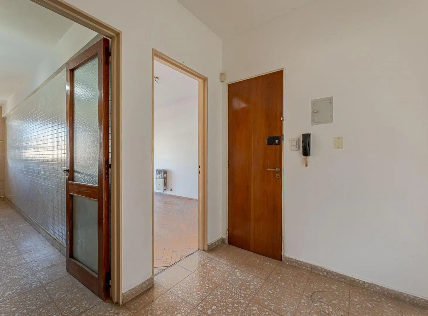 VENTA DEPTO. 3 DORMITORIOS C/ BALCON - CENTRO 3