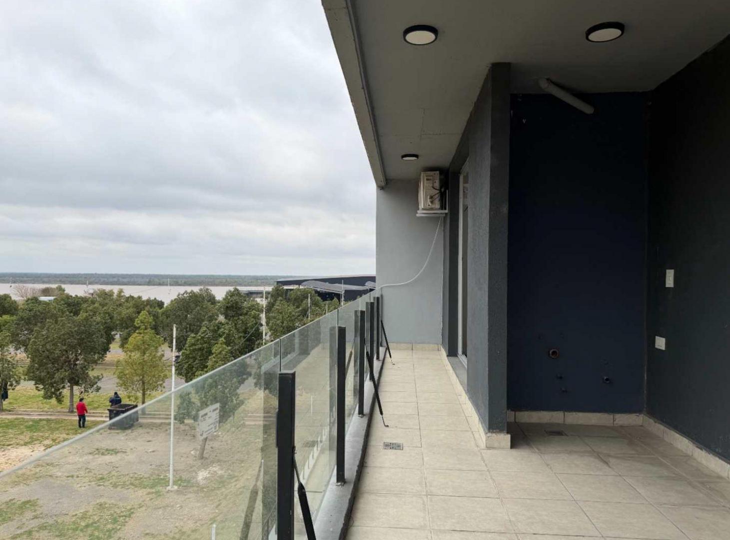 Foto de DEPTO 2 DORMI BALCON C/PARRILLA Y COCHERA EN VENTA, imagen 1