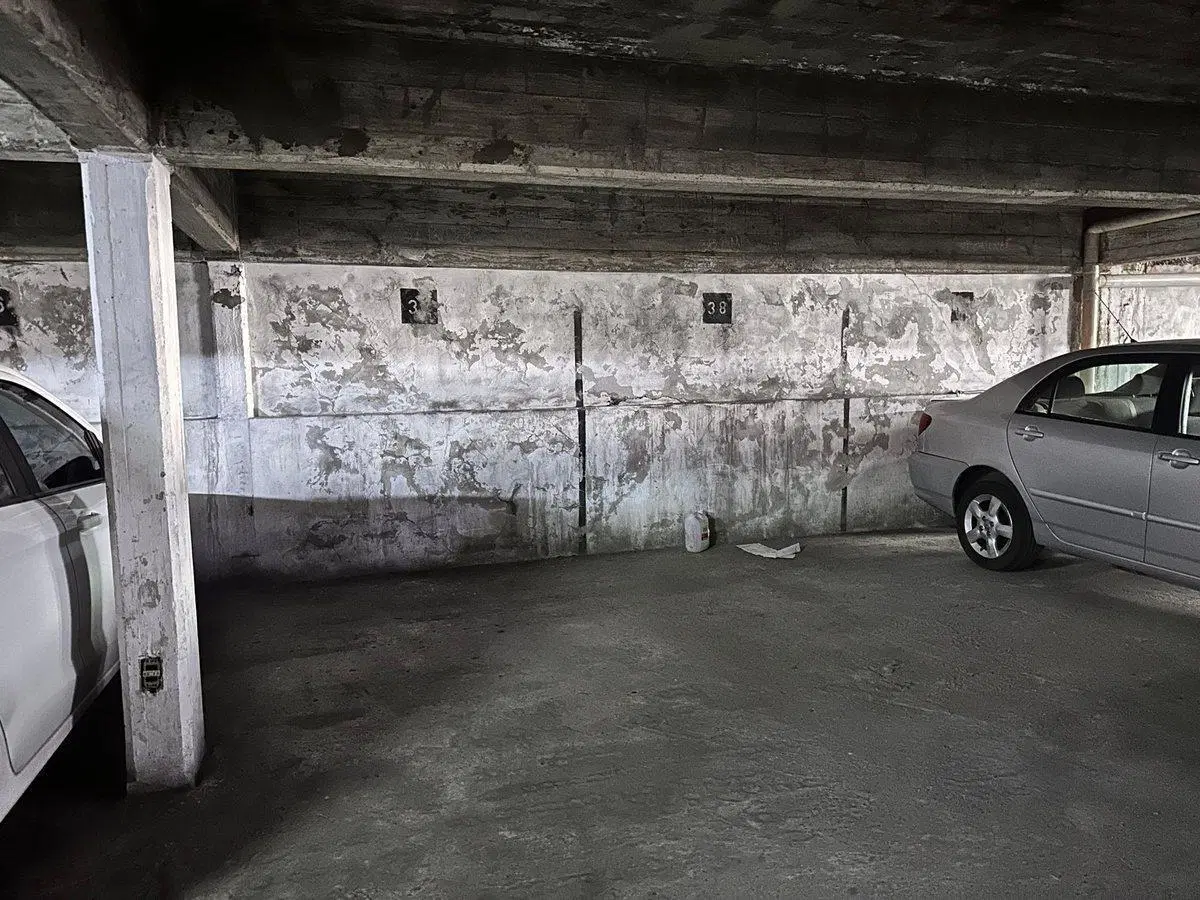VENTA COCHERA ZONA RÍO 3
