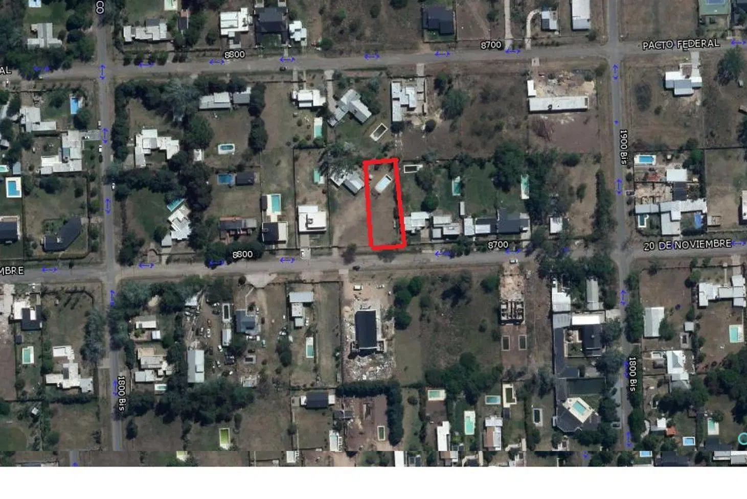 VENTA TERRENO CON PILETA 1000M2 EN HOSTAL DEL  SOL 4