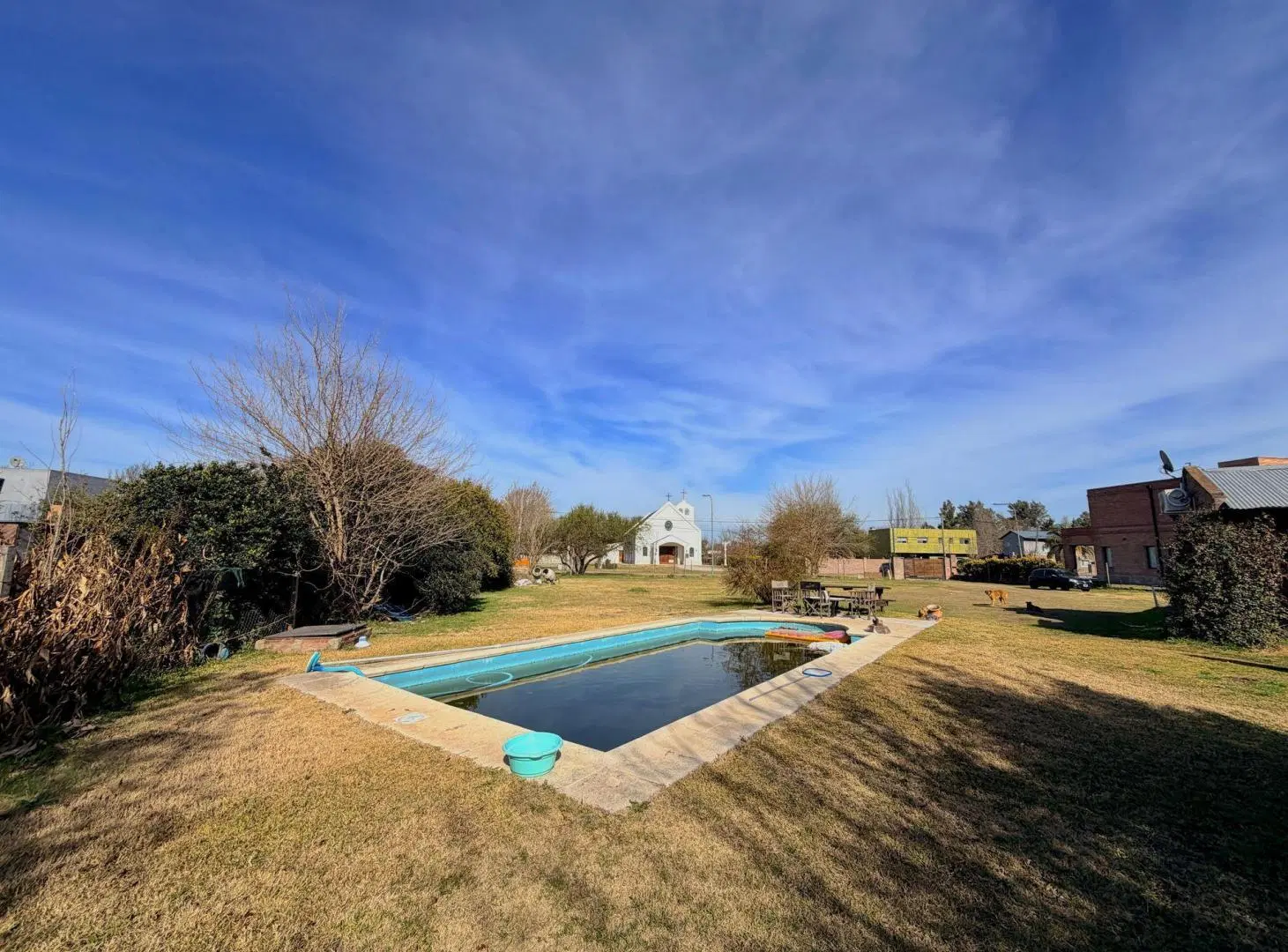 VENTA TERRENO CON PILETA 1000M2 EN HOSTAL DEL  SOL 2