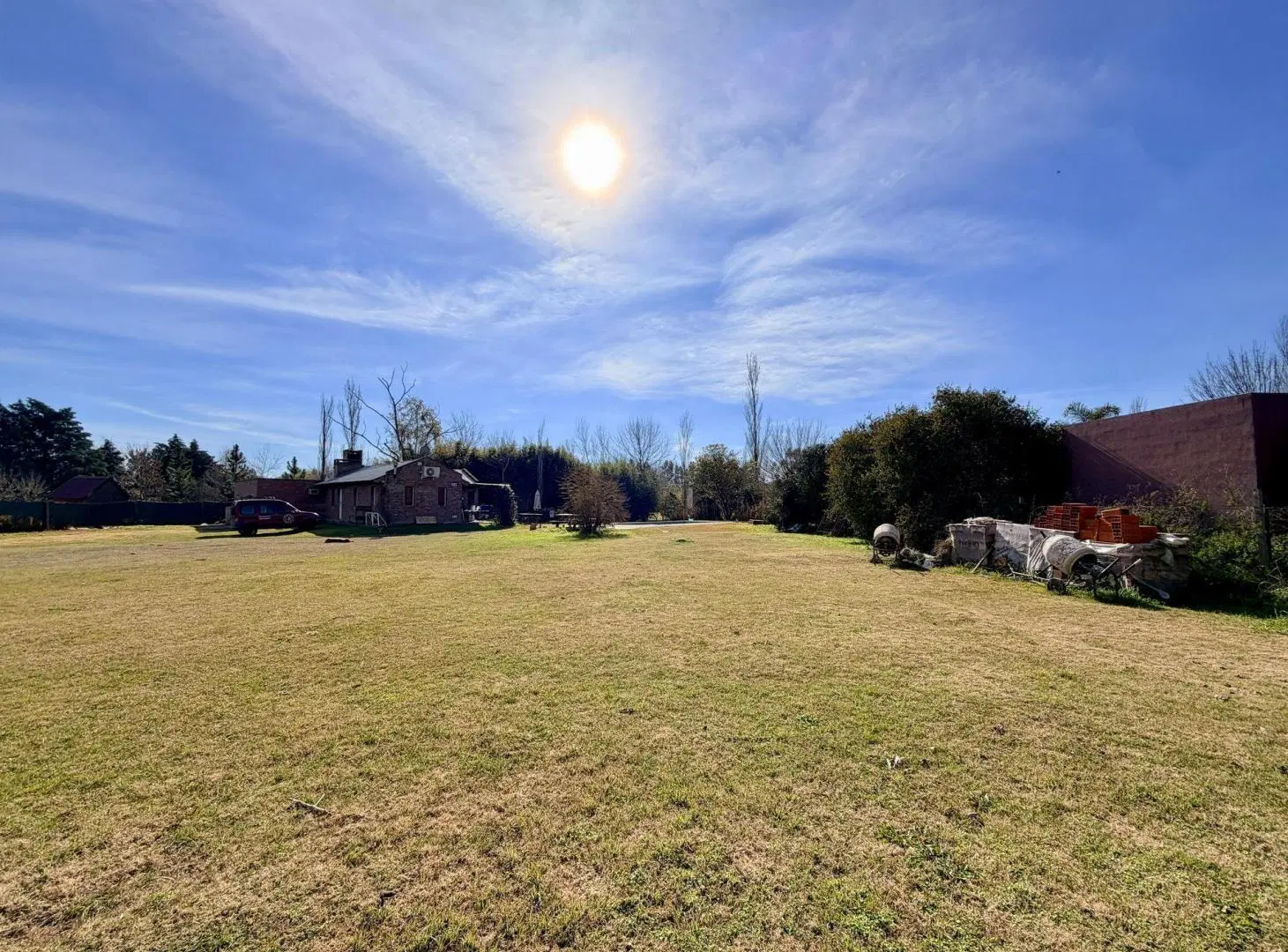 VENTA TERRENO CON PILETA 1000M2 EN HOSTAL DEL  SOL 3