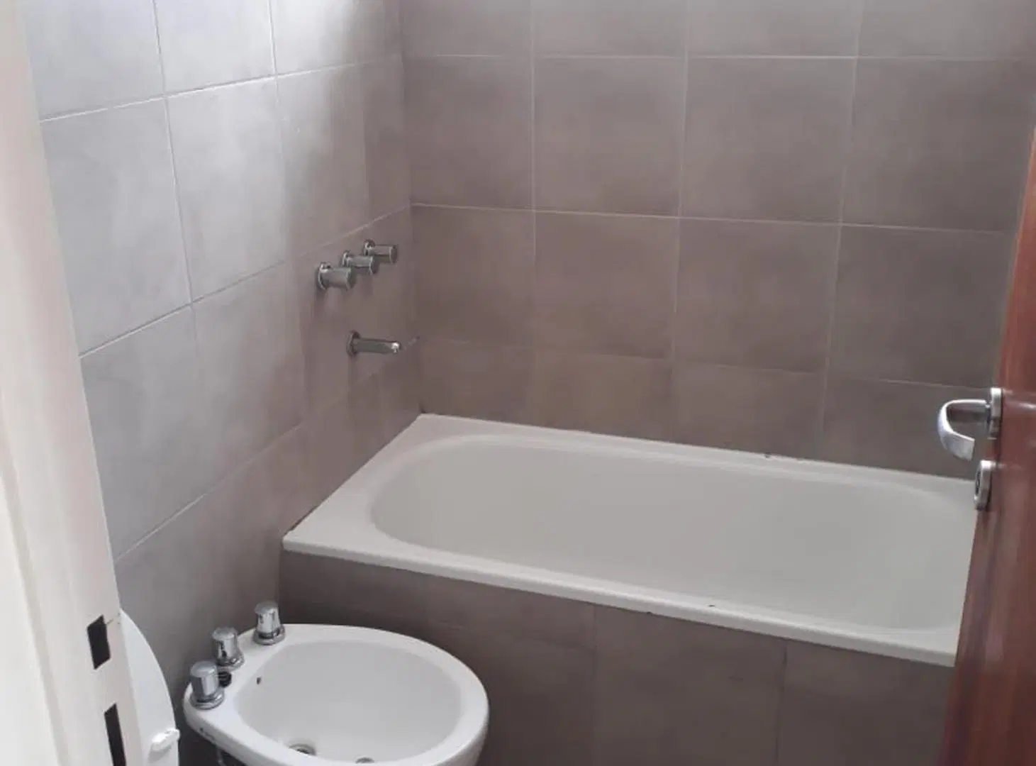 DEPARTAMENTO EN ALQUILER. UN DORMITORIO. BALCÓN. 3