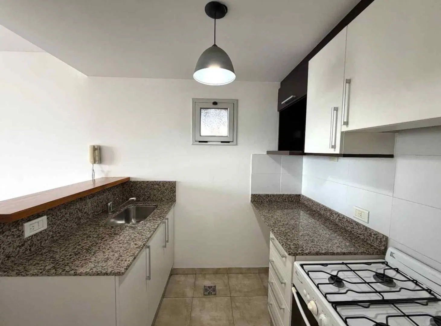 COMODO MONOAMBIENTE EN VENTA CON BALCÓN 2