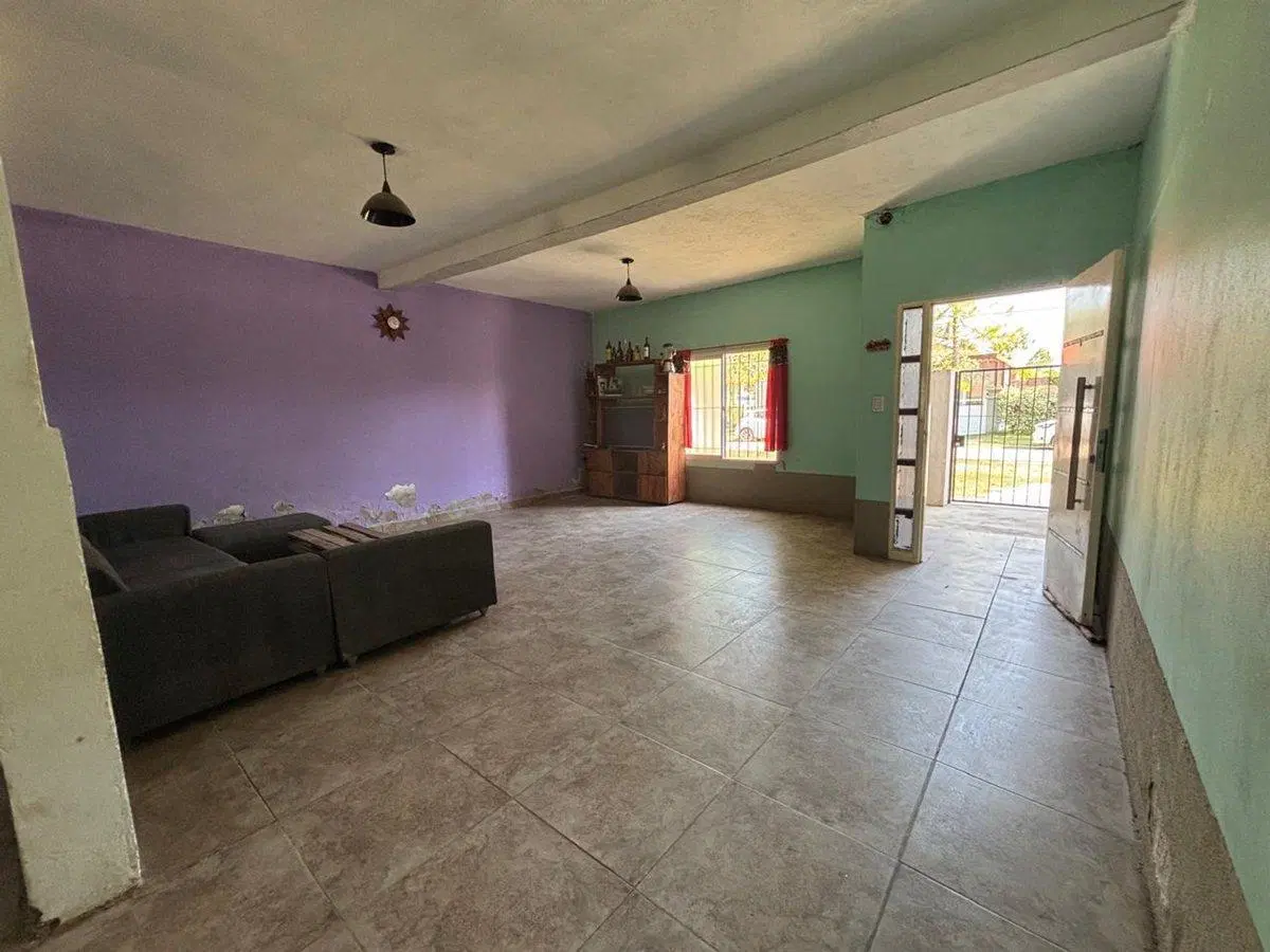 CASA 3 DORMITORIOS CON PILETA EN VENTA ROLDAN 3