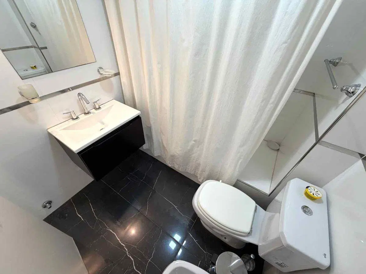 PISO EXCLUSIVO EN VENTA 2 DORMITORIOS ZONA RIO 3