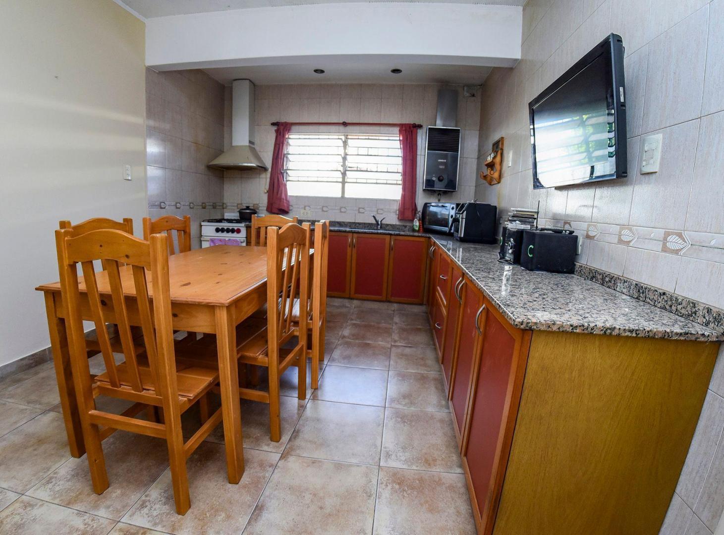 Foto de VENTA ! CASA DE 2 DORMITORIOS Y PATIO EN AZCUENAGA, imagen 3