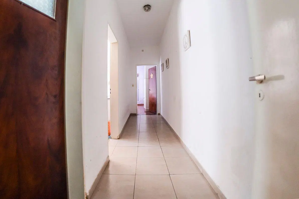 VENTA ! CASA DE 4 DORMITORIOS + PATIO + COCHERA !! 3
