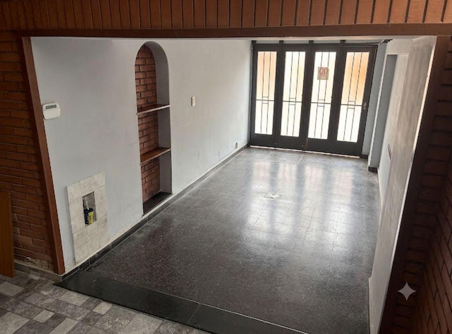 Foto de Casa de 3 dormitorios con cochera y amplia terraza, imagen 4
