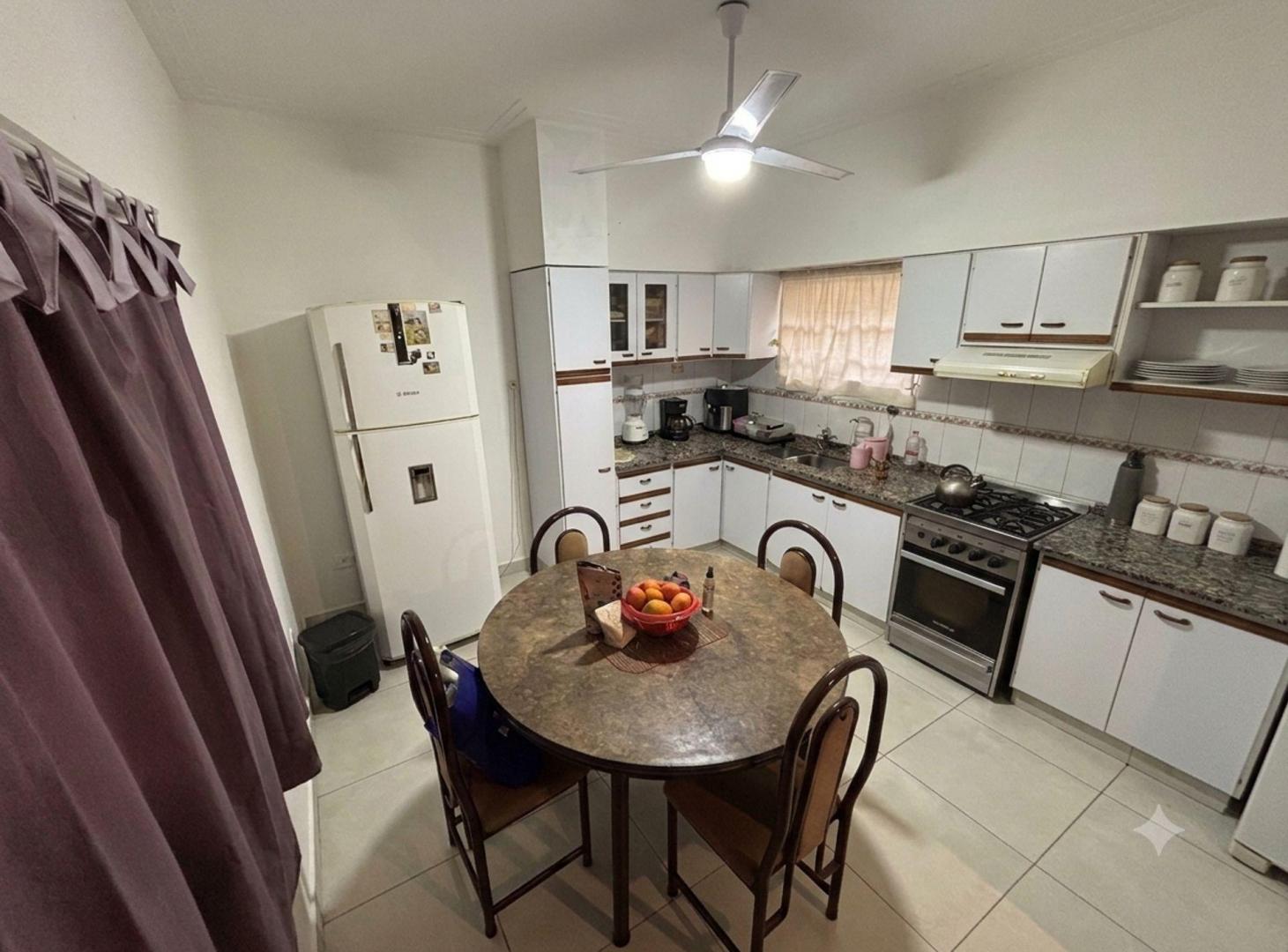 Foto de Casa de 3 dormitorios con cochera y amplia terraza, imagen 3