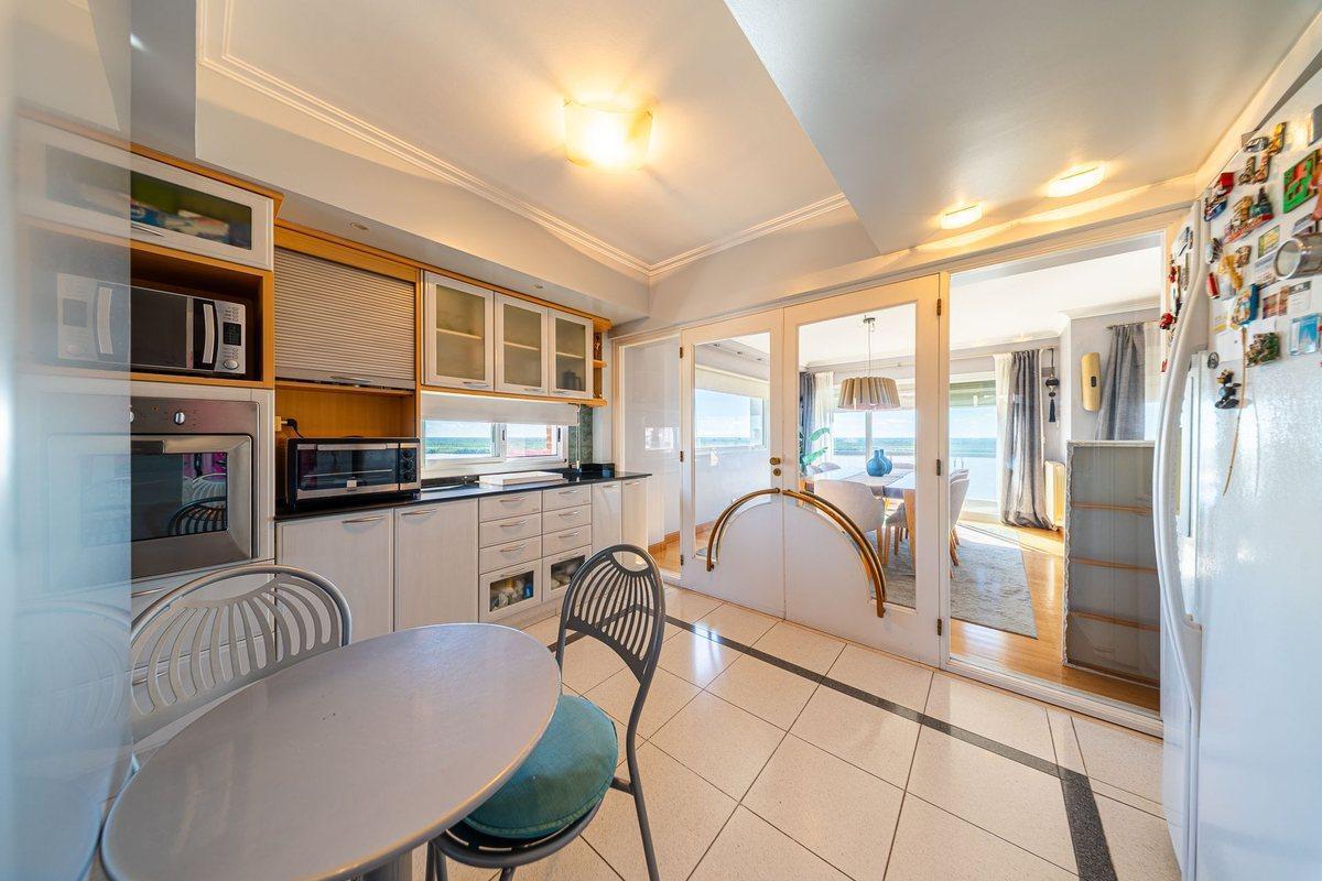 Foto de DUPLEX EN VENTA CON VISTA AL RÍO. PATIO EXCLUSIVO, imagen 5