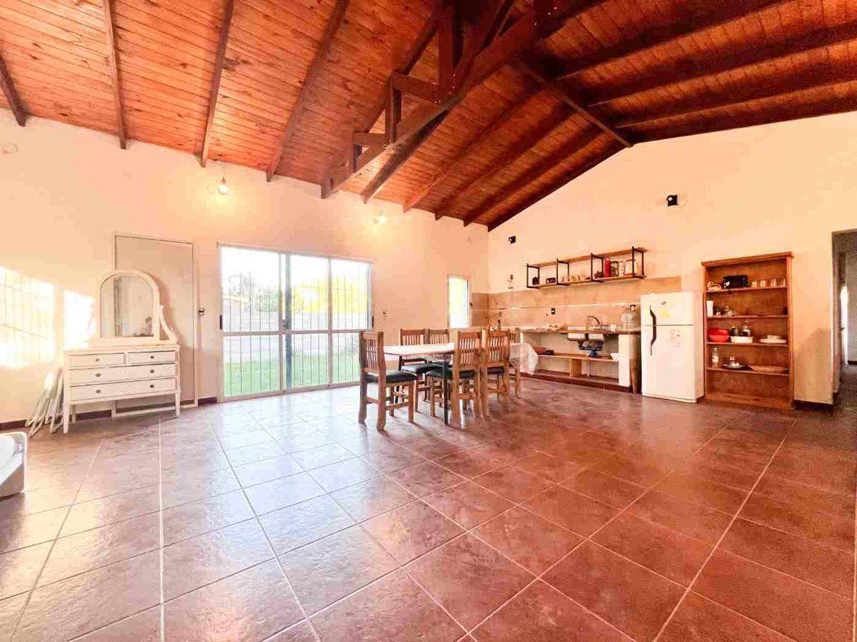 Foto de CASA DE DOS DORMITORIOS - VENTA - OLIVEROS, imagen 3
