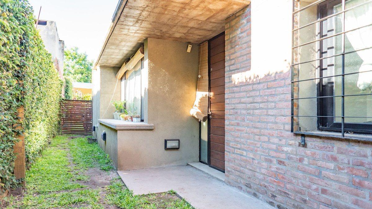Foto de CASA 2 DORMITORIOS PATIO PILETA COCHERA VENTA, imagen 3