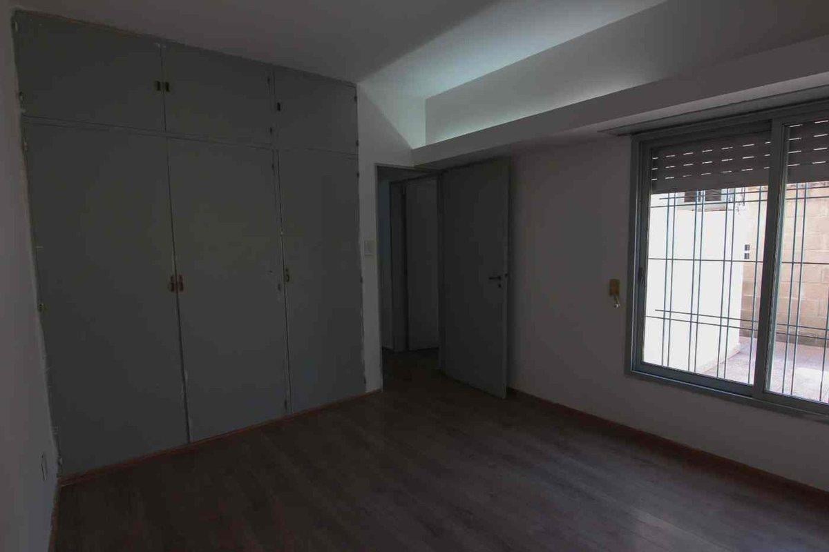 Foto de CASA EN VENTA DOS DORMITORIOS COCHERA, imagen 4