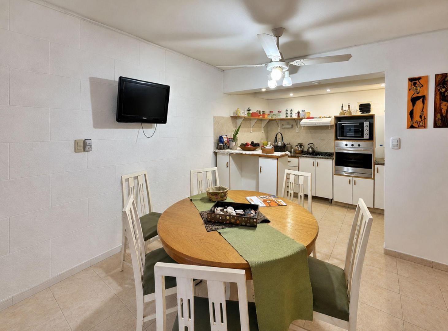 Foto de CASA DE PASILLO DE 3 DORMITORIOS EN VENTA - CENTRO, imagen 3
