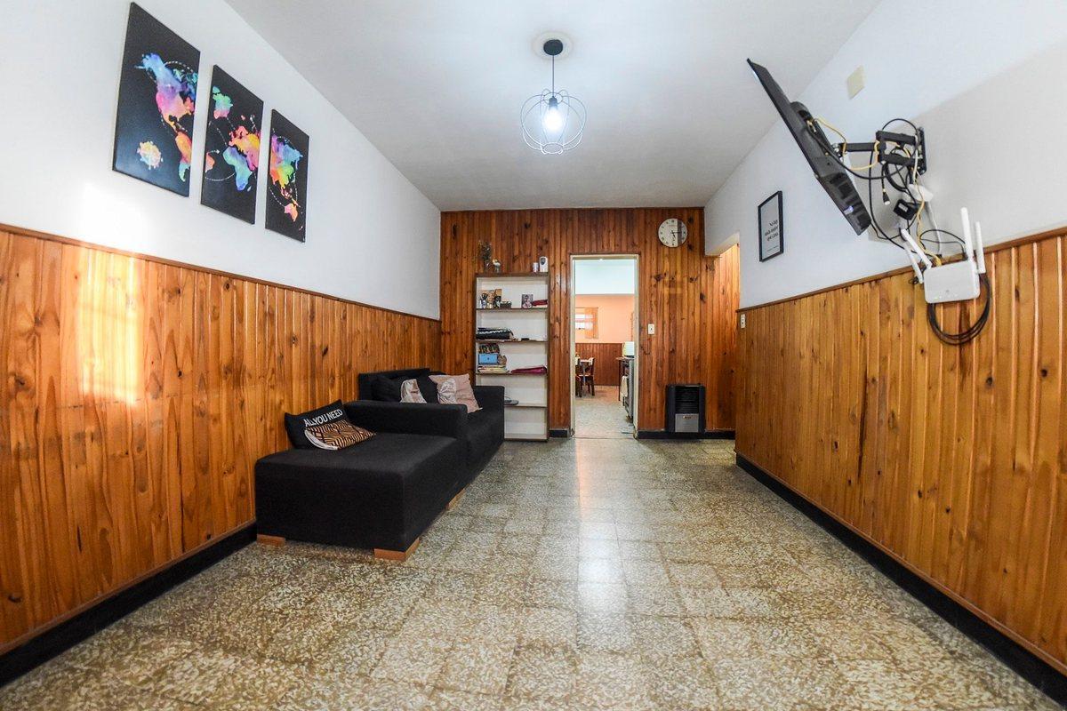 Foto de OPORTUNIDAD ! CASA A LA VENTA EN BARRIO INDUSTRIAL, imagen 3