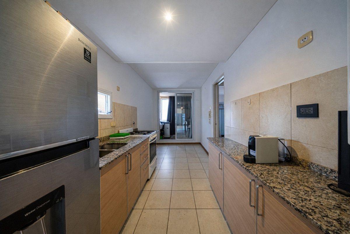 Foto de VENTA SEMIPISO CON BALCON 1 DORMITORIO ZONA RIO !!, imagen 5