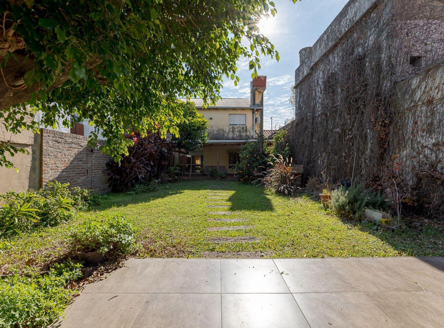 Foto de VENTA CASA 2 DORMITORIOS CON QUINCHO Y COCHERA, imagen 4