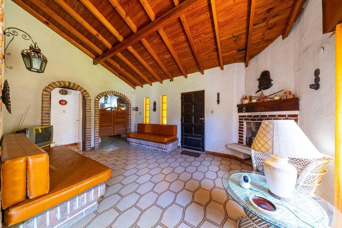 Foto de VTA CASA 2 DORMITORIOS Y GRAN TERRENO EN FUNES, imagen 3