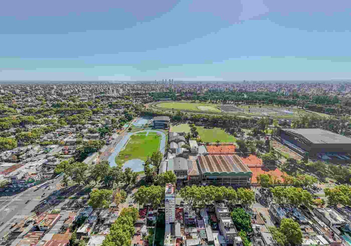 Foto de LOTE SOBRE BOULEVARD CON VISTA AL PARQUE EN VENTA, imagen 4