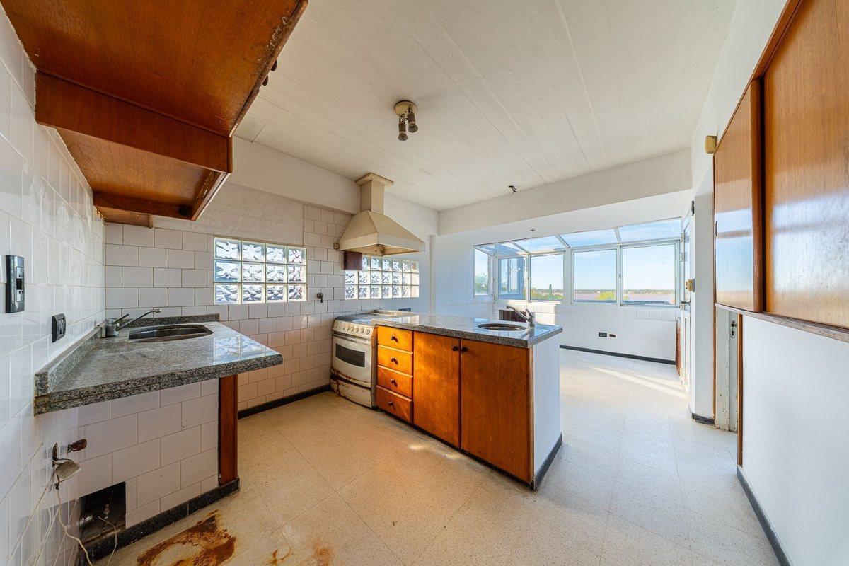 Foto de VENTA CASA A RECICLAR EN ALBERDI BARRANCA, imagen 4