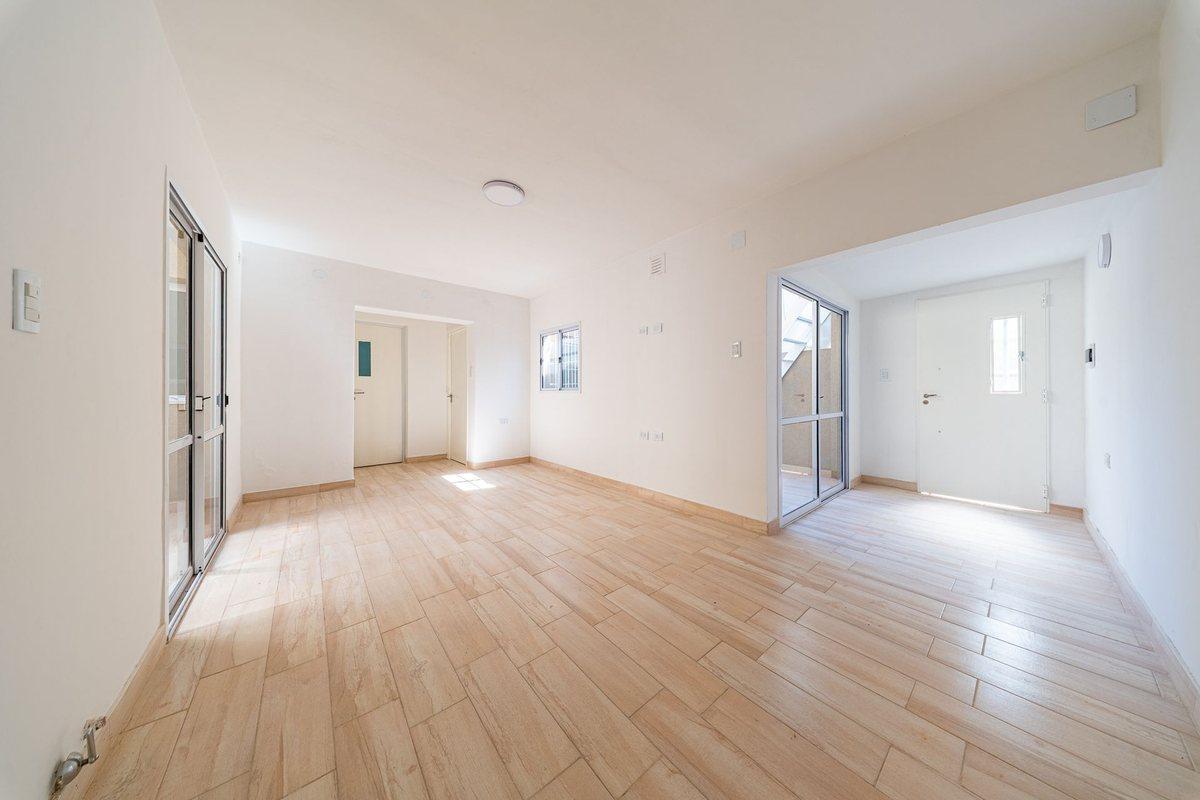 Foto de VENTA PASILLO NO PH 2 DORMITORIOS RECICLADO PATIO, imagen 5