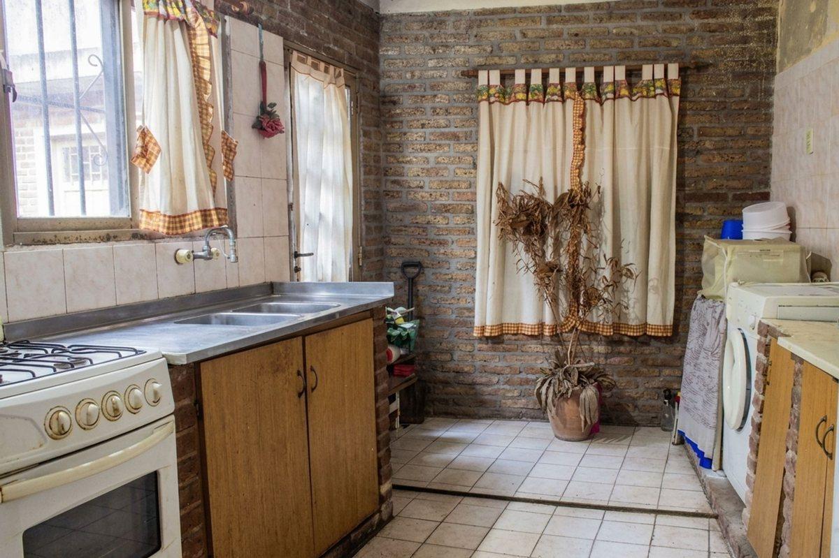 Foto de CASA DE 4 DORMITORIOS CON PATIO EN VENTA, imagen 1