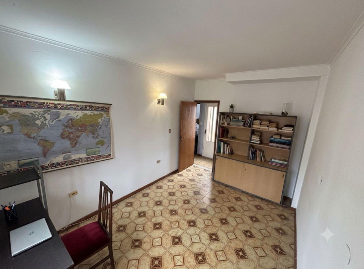 Foto de Casa de 3 dormitorios con cochera y amplia terraza, imagen 2